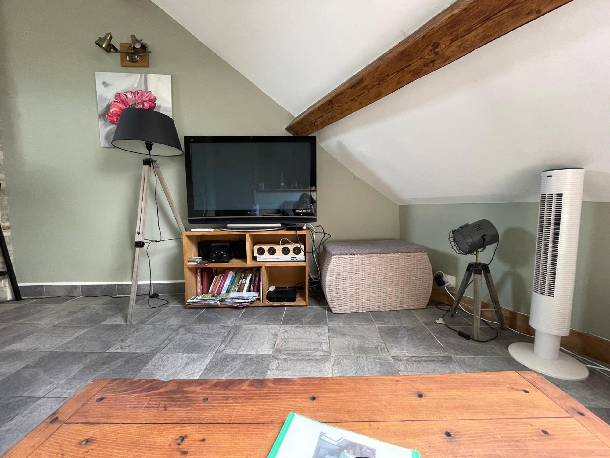 Les Combles De L Aure Grand Studio Cosy Confortable Classe 3 Etoiles Centre Bayeux 2 Mn A Pied Cathedrale Proche Plages Du Debarquement Ngoại thất bức ảnh