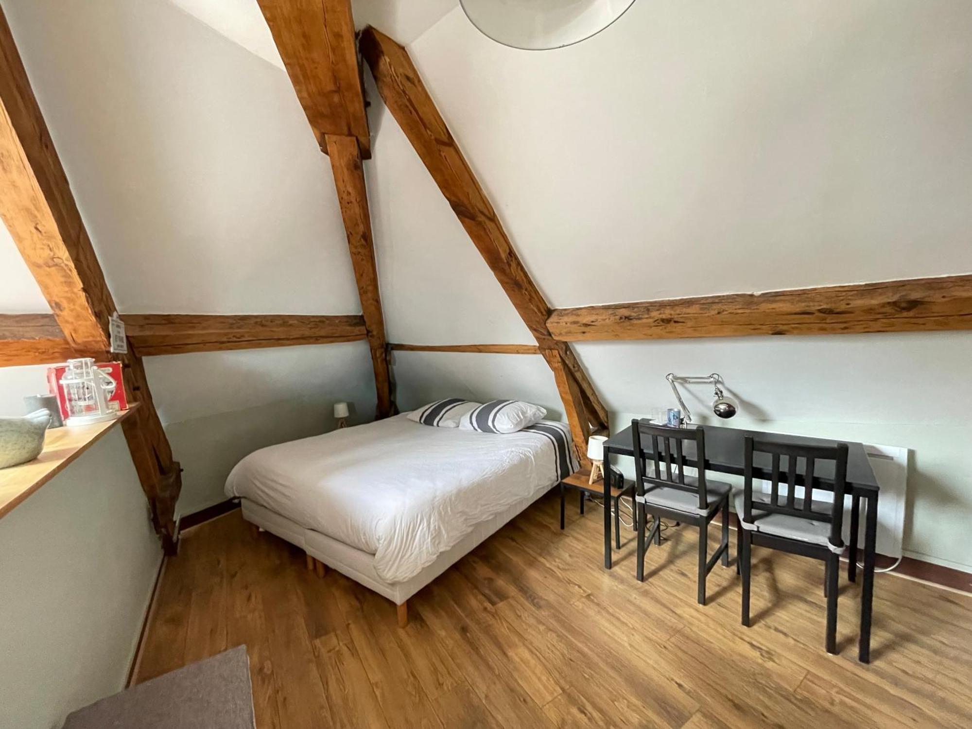 Les Combles De L Aure Grand Studio Cosy Confortable Classe 3 Etoiles Centre Bayeux 2 Mn A Pied Cathedrale Proche Plages Du Debarquement Ngoại thất bức ảnh