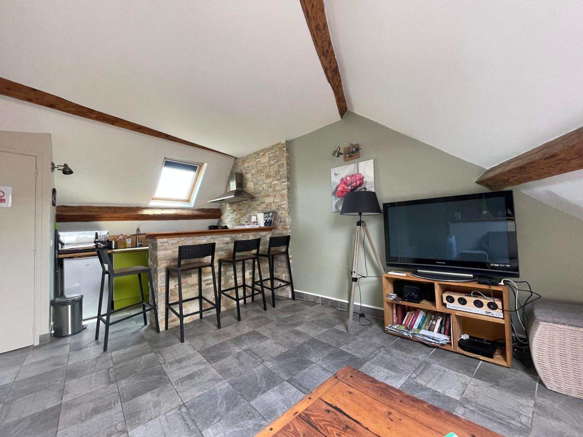 Les Combles De L Aure Grand Studio Cosy Confortable Classe 3 Etoiles Centre Bayeux 2 Mn A Pied Cathedrale Proche Plages Du Debarquement Ngoại thất bức ảnh